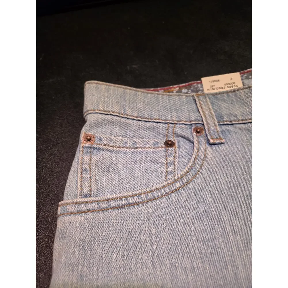 Levi's 550 Relaxed Bermuda Denim Shorts Women's 14 Blue Light Wash 5-Pocket